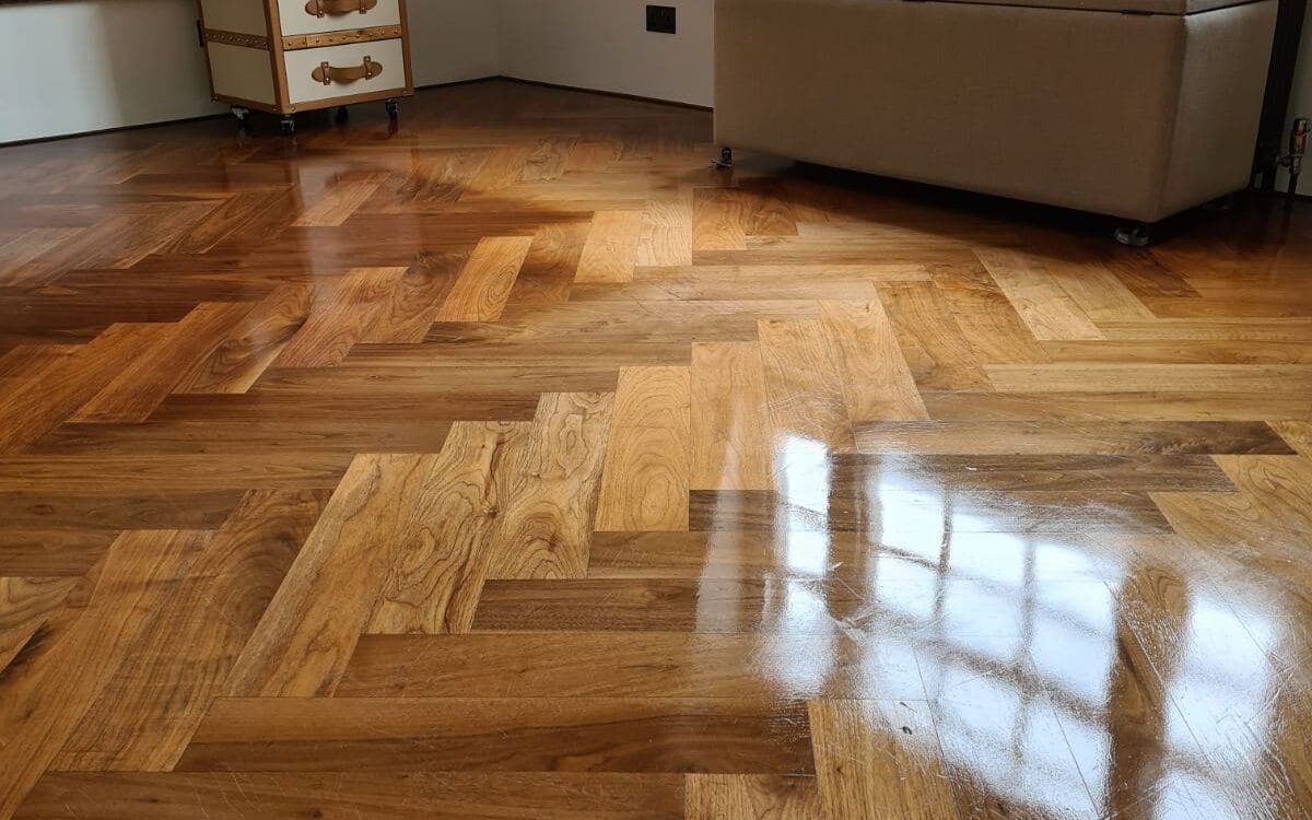 parquet floor cleaning and polishing